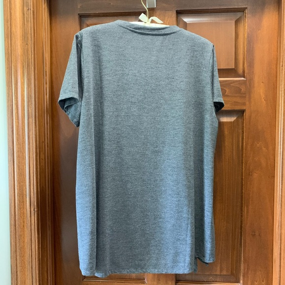 Gray t-shirt. Size XL. - Picture 3 of 5